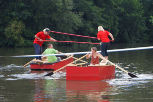 Marlen und Andreas Laurien im sportlichen Wettkampf auf dem Wasser