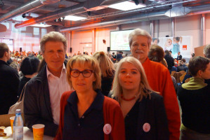 Der Vorstand -Franz und Gudrun Schmuck, Marlen Laurien und Jürgen Kotzbauer- an "seinem" Stehtisch