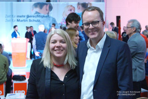 Marlen Laurien und ihr Erinnerungsfoto mit Markus Rinderspacher