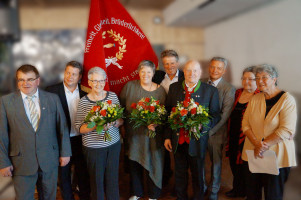 Die Preisträger Meta Zill, Lissy Gröner, Franz Schmuck und Klaus Kerger zusammen mit den Abgeordneten Harry Scheuenstuhl, Carsten Träger und Horst Arnold.