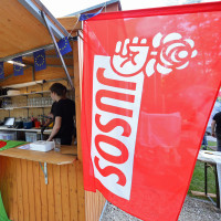 SPD-Bude mit Juso-Fahne